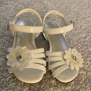 Beautiful, babygirl shoes, worn once in excellent conditions.